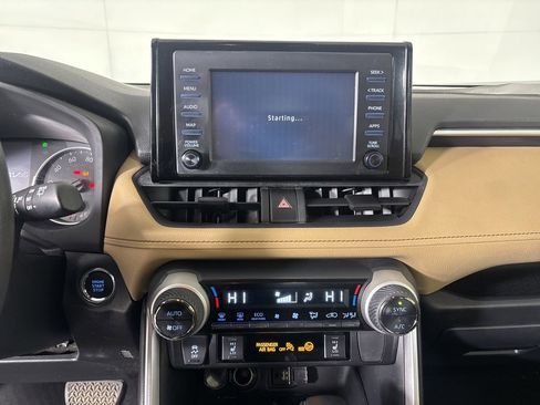 Used 2019 Toyota RAV4 XLE image 17