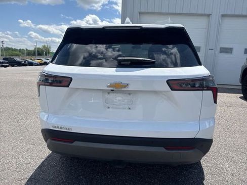 Used 2026 Chevrolet Equinox LT FWD image 5