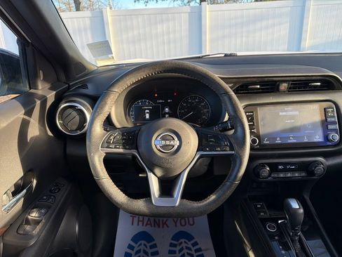 Used 2023 Nissan Kicks SR image 16