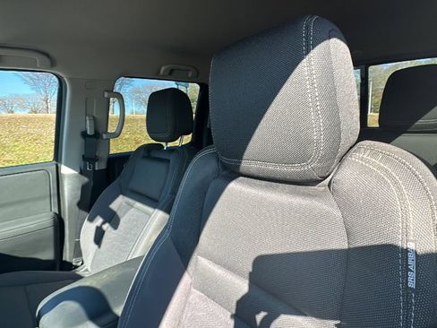 Used 2022 Nissan Frontier SV image 12