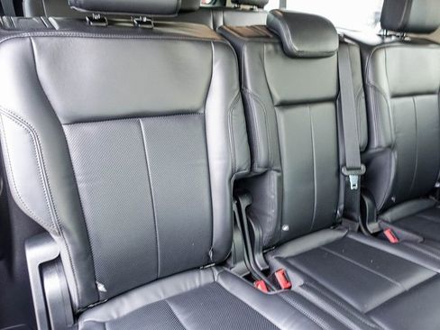 Used 2022 Ford Expedition Max XLT image 16