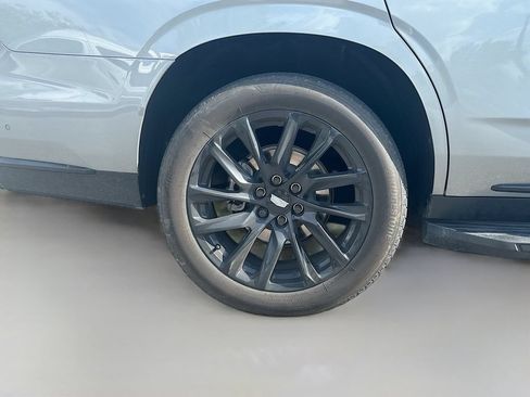 Used 2024 Cadillac Escalade Sport Platinum w/ LPO, ONYX Package AWD/4WD image 11