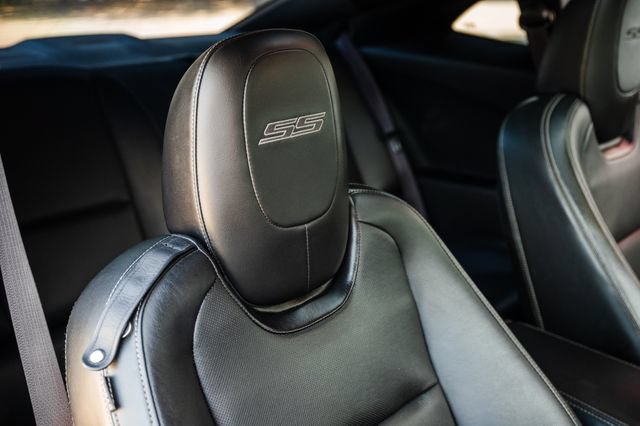 Used 2010 Chevrolet Camaro SS w/ RS Package RWD image 24