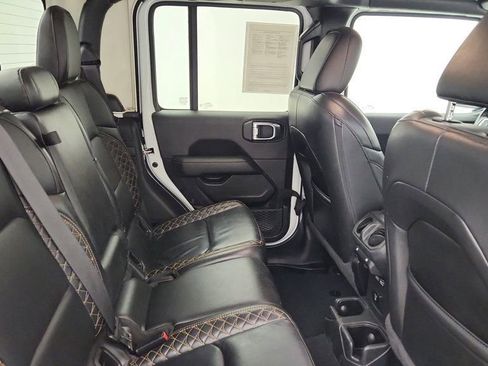 Used 2022 Jeep Gladiator Overland image 23