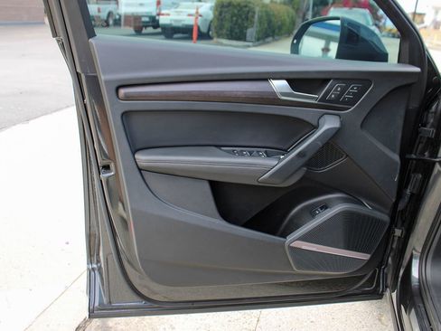 Used 2021 Audi Q5 Premium Plus w/ Premium Plus Package image 34