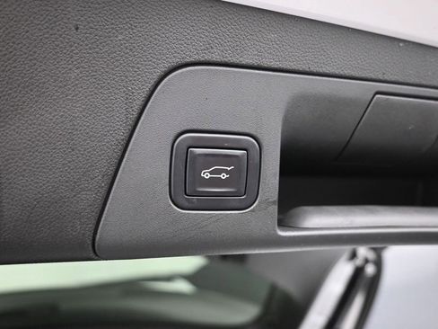 Used 2021 Buick Envision Essence AWD/4WD image 12