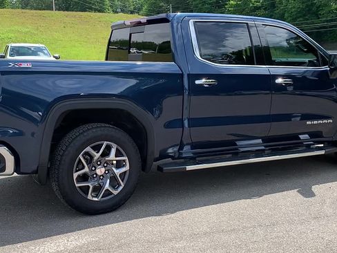 Used 2022 GMC Sierra 1500 SLT w/ SLT Premium Plus Package AWD/4WD image 4