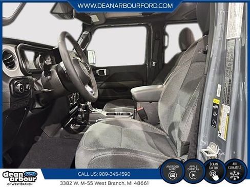 Used 2024 Jeep Wrangler Unlimited Sahara w/ Technology Group AWD/4WD image 9