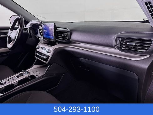 Used 2022 Ford Explorer XLT w/ Class IV Trailer Tow Package AWD/4WD image 31