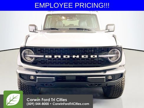 New 2026 Ford Bronco Outer Banks w/ Sasquatch Package AWD/4WD image 4