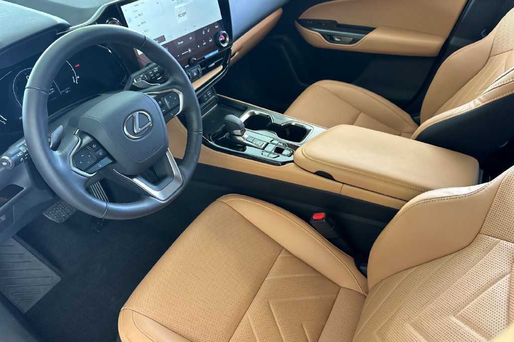 Used 2026 Lexus NX 350 AWD w/ Luxury Package image 10
