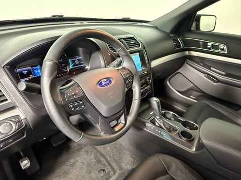 Used 2017 Ford Explorer XLT w/ Equipment Group 202A image 59