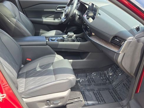 Used 2024 Nissan Rogue Platinum AWD/4WD image 4