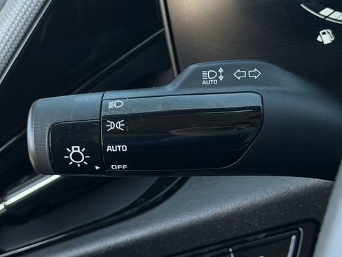 Used 2024 Kia Niro EX FWD image 22