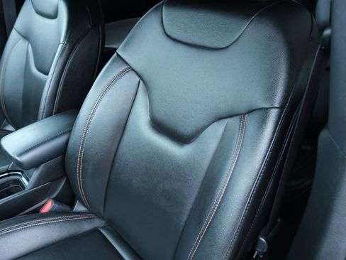 Used 2024 Jeep Compass Limited image 23