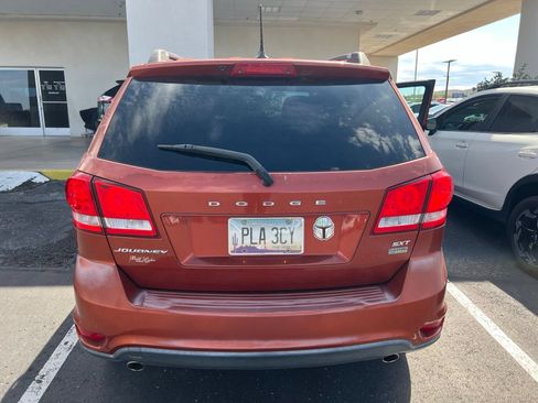 Used 2014 Dodge Journey SXT w/ Flexible Seating Group FWD image 6