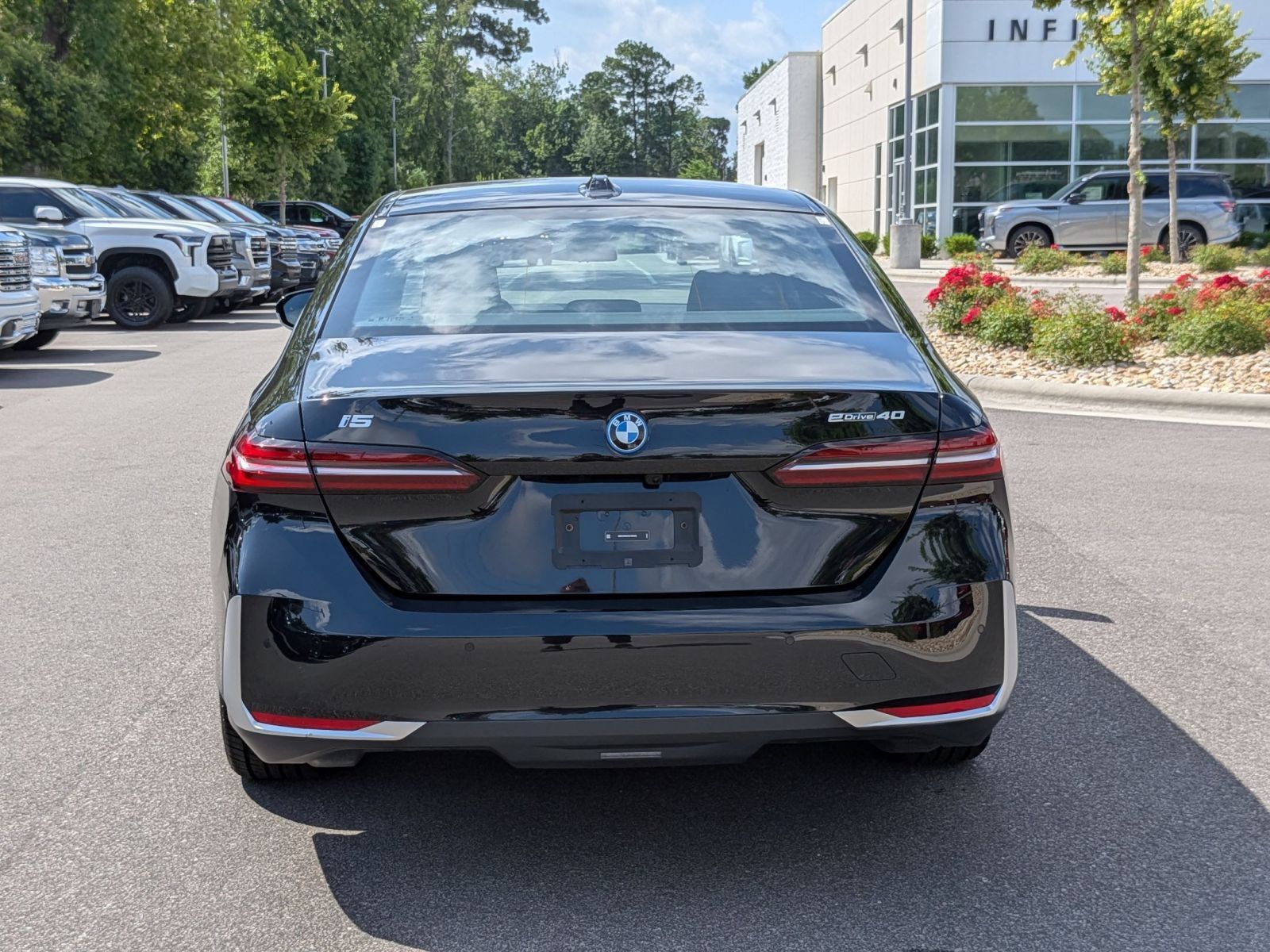 Used 2025 BMW i5 eDrive40i RWD image 4