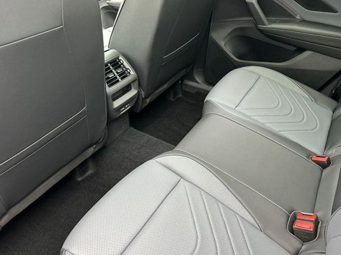 New 2026 Volkswagen Tiguan SE R-Line image 11