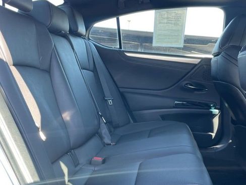 Used 2023 Lexus ES 300h F Sport FWD image 14