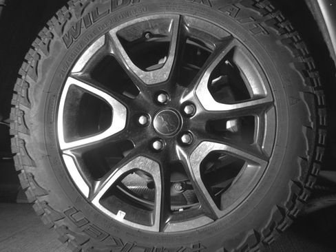 Used 2025 Jeep Compass Trailhawk AWD/4WD image 15