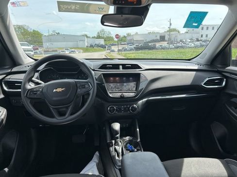 Used 2021 Chevrolet TrailBlazer LT w/ Convenience Package AWD/4WD image 5