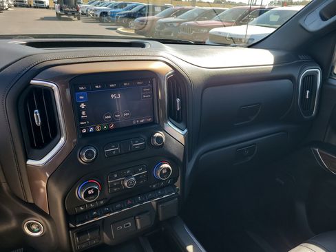 Used 2022 Chevrolet Silverado 1500 High Country w/ Technology Package image 22