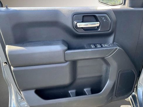 Used 2020 Chevrolet Silverado 1500 Custom Trail Boss w/ Custom Convenience Package AWD/4WD image 19