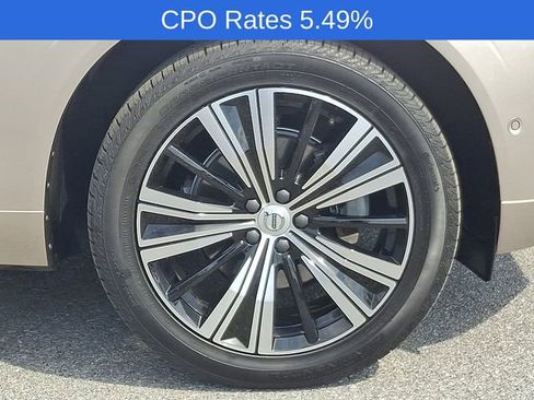 Certified 2023 Volvo XC60 B5 Plus AWD/4WD image 9