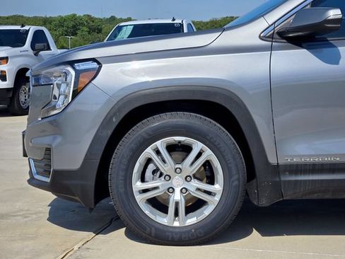 Used 2023 GMC Terrain SLE w/ LPO, Floor Liner Package FWD image 10
