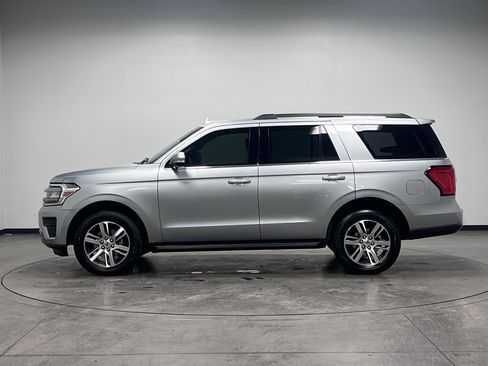 Used 2024 Ford Expedition XLT image 5