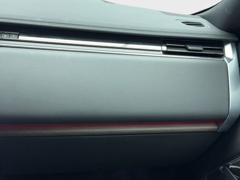 Used 2024 Land Rover Range Rover Long Wheelbase SE image 20