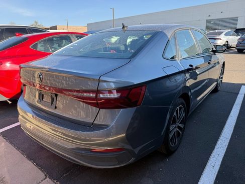 Used 2025 Volkswagen Jetta Sport FWD image 9