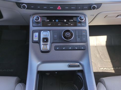 Used 2023 Hyundai Palisade Calligraphy FWD image 16