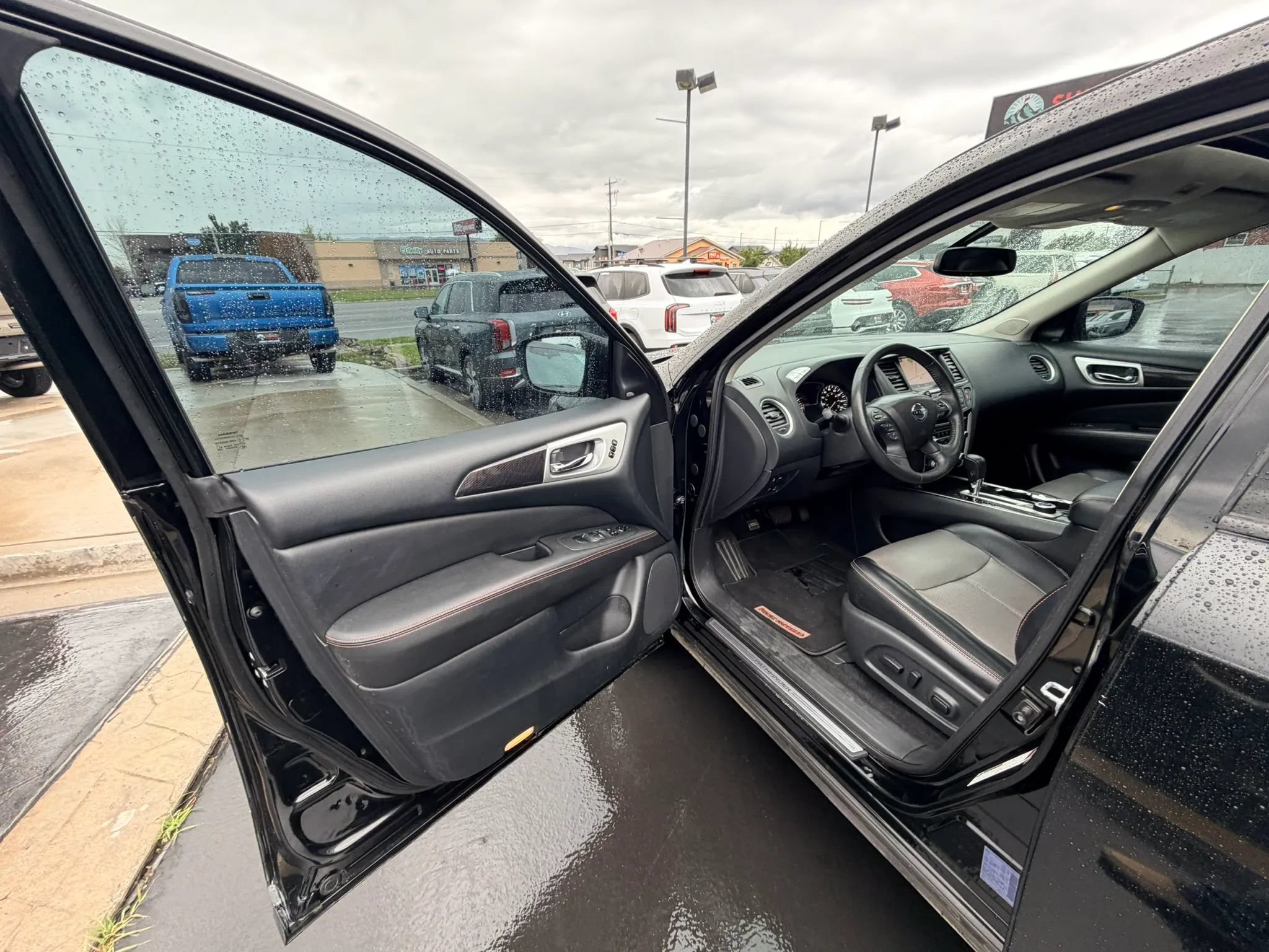 Used 2020 Nissan Pathfinder SL AWD/4WD image 9