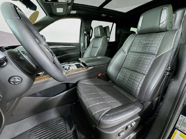 Used 2025 Cadillac Escalade Sport Platinum w/ LPO, Floor Liner Package AWD/4WD image 11