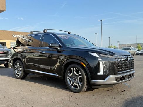 Used 2024 Hyundai Palisade Limited image 3