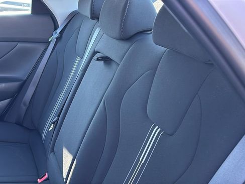 Used 2025 Hyundai Elantra SEL image 30