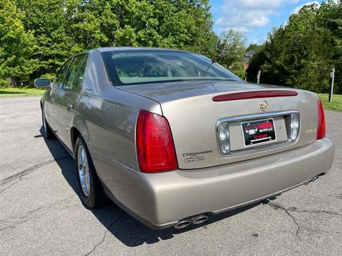 Used 2003 Cadillac De Ville w/ Comfort & Convenience Package FWD image 51
