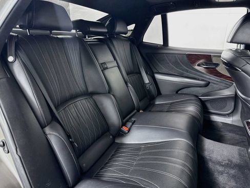 Used 2020 Lexus LS 500 w/ Interior Upgrade Package RWD image 35