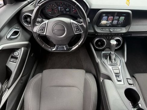 Used 2018 Chevrolet Camaro LT w/ Technology Package RWD image 10
