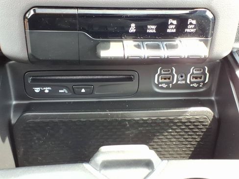 Used 2019 RAM 1500 Big Horn AWD/4WD image 18