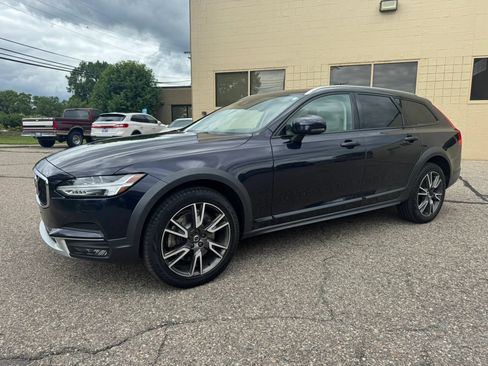 Used 2017 Volvo V90 T6 Cross Country AWD/4WD image 4