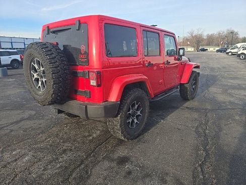 Used 2017 Jeep Wrangler Unlimited Rubicon w/ Connectivity Group image 3