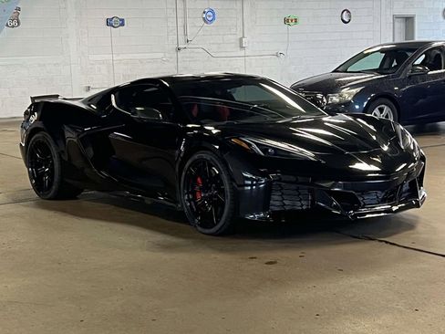 Used 2023 Chevrolet Corvette Z06 w/ Stealth Interior Trim Package RWD image 7