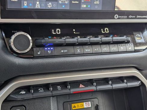 Used 2024 Toyota Tundra Limited image 21