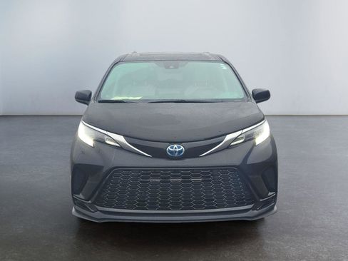 Used 2023 Toyota Sienna XLE image 8