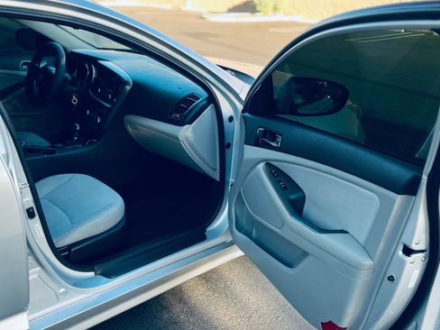 Used 2014 Kia Optima LX image 9