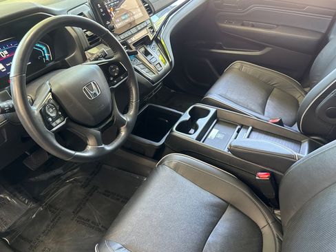 Used 2023 Honda Odyssey Elite image 4