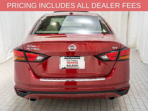 Used 2022 Nissan Altima 2.5 SV w/ SV Premium Package FWD image 4