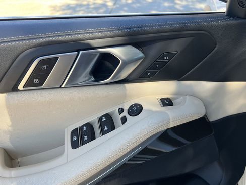 Used 2022 BMW X5 xDrive40i w/ Premium Package image 23